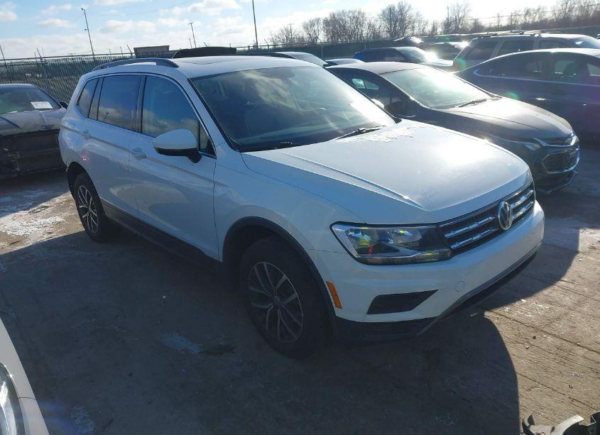 2019 Volkswagen Tiguan 2.0T SE/2.0T SEL/2.0T SEL R-LINE/2.0T SEL R-LINE BLACK (VIN 3VV2B7AX9KM192642) main photo