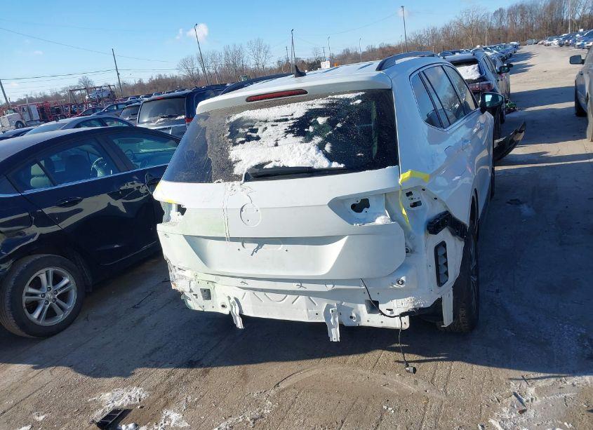 Photo 17 of 2019 Volkswagen Tiguan 2.0T SE/2.0T SEL/2.0T SEL R-LINE/2.0T SEL R-LINE BLACK (VIN 3VV2B7AX9KM192642)