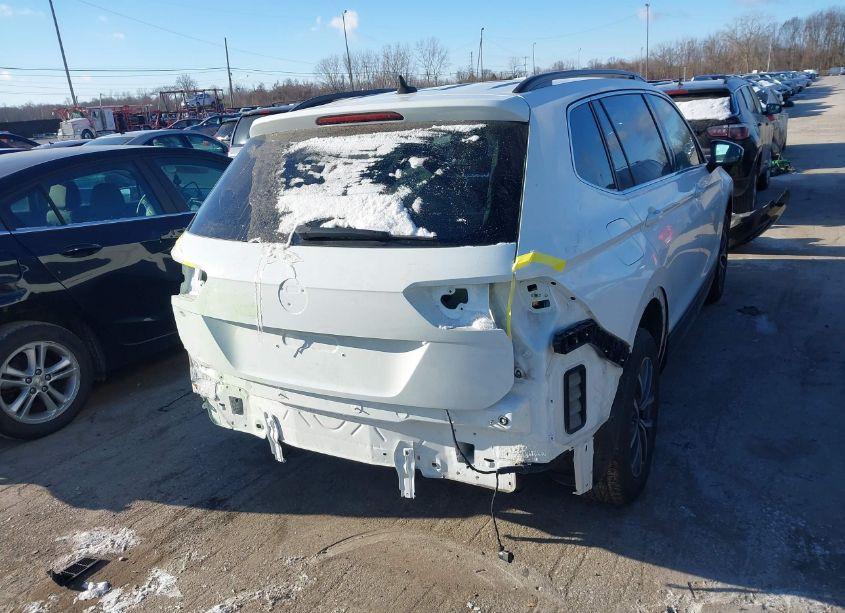 Photo 6 of 2019 Volkswagen Tiguan 2.0T SE/2.0T SEL/2.0T SEL R-LINE/2.0T SEL R-LINE BLACK (VIN 3VV2B7AX9KM192642)