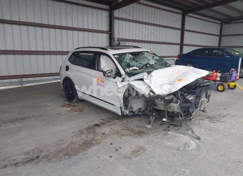 2020 Volkswagen Tiguan 2.0T SE/2.0T SE R-LINE BLACK/2.0T SEL (VIN 3VV2B7AX9LM141675) main photo