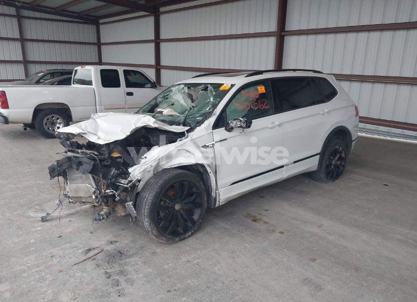 Photo 2 of 2020 Volkswagen Tiguan 2.0T SE/2.0T SE R-LINE BLACK/2.0T SEL (VIN 3VV2B7AX9LM141675)