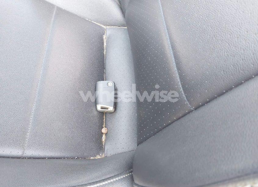 Photo 11 of 2020 Volkswagen Tiguan (VIN 3VV2B7AX9LM163952)