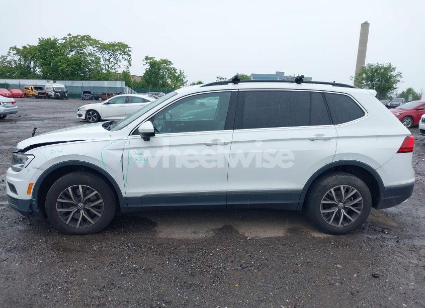 Photo 14 of 2020 Volkswagen Tiguan (VIN 3VV2B7AX9LM163952)