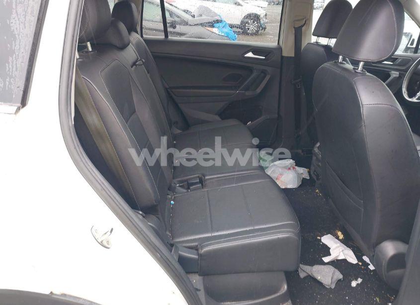 Photo 8 of 2020 Volkswagen Tiguan (VIN 3VV2B7AX9LM163952)