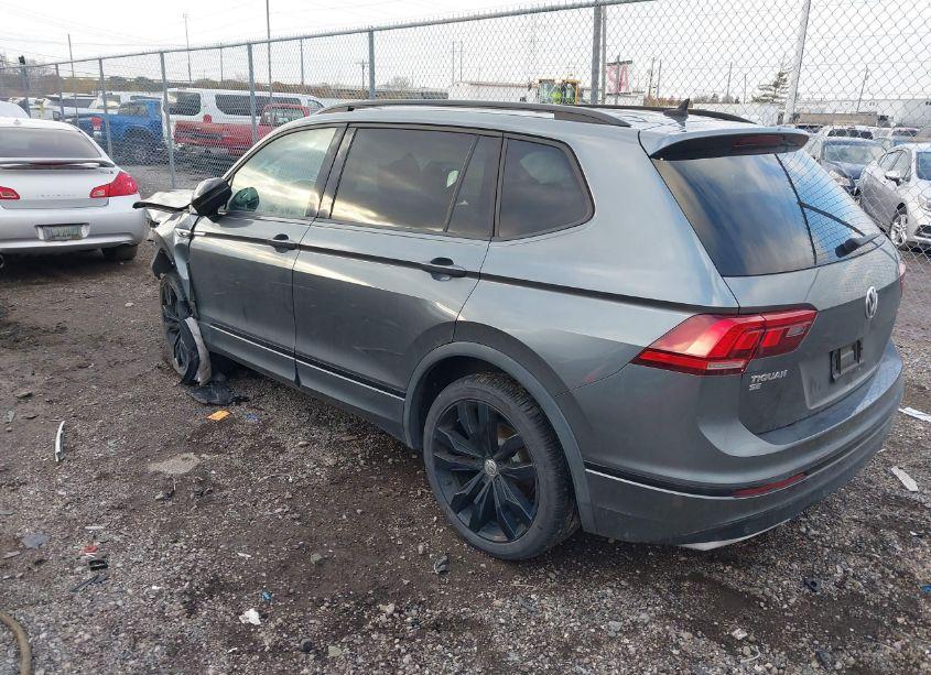 Photo 3 of 2020 Volkswagen Tiguan (VIN 3VV2B7AX9LM182307)