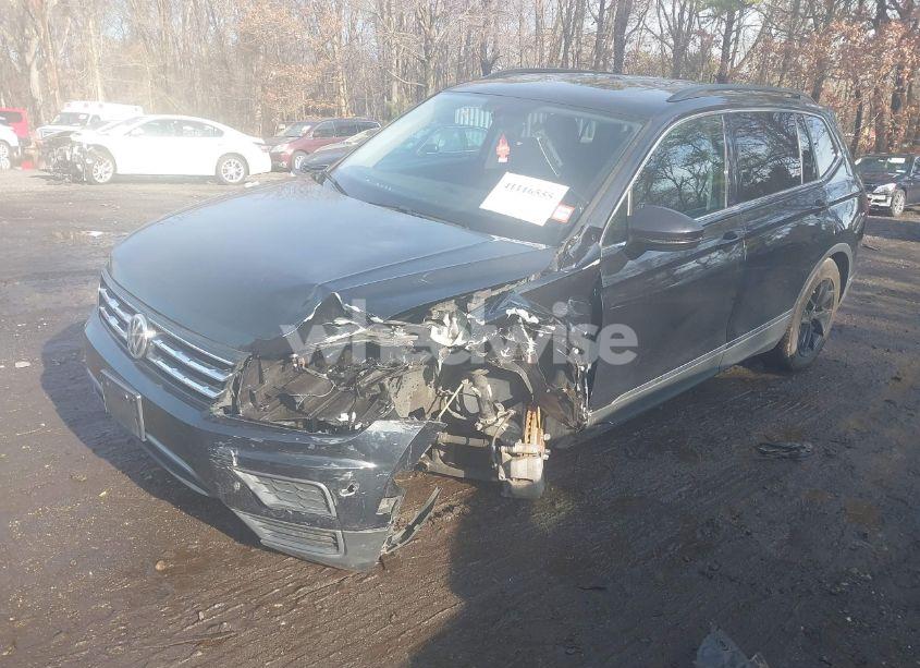 Photo 2 of 2021 Volkswagen Tiguan 2.0T SE/2.0T SE R-LINE BLACK/2.0T SEL (VIN 3VV2B7AX9MM005404)