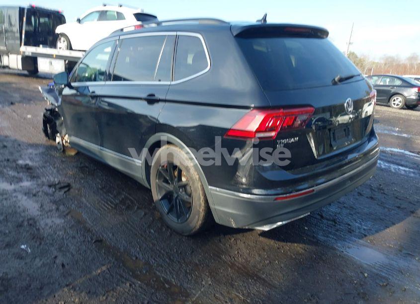 Photo 3 of 2021 Volkswagen Tiguan 2.0T SE/2.0T SE R-LINE BLACK/2.0T SEL (VIN 3VV2B7AX9MM005404)