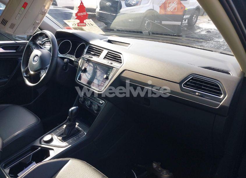 Photo 5 of 2021 Volkswagen Tiguan 2.0T SE/2.0T SE R-LINE BLACK/2.0T SEL (VIN 3VV2B7AX9MM005404)