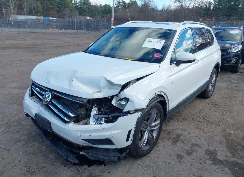 Photo 2 of 2021 Volkswagen Tiguan 2.0T SE/2.0T SE R-LINE BLACK/2.0T SEL (VIN 3VV2B7AX9MM017729)