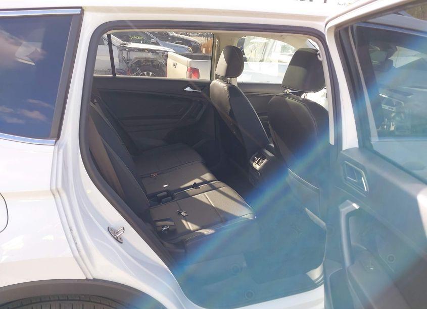 Photo 8 of 2021 Volkswagen Tiguan 2.0T SE/2.0T SE R-LINE BLACK/2.0T SEL (VIN 3VV2B7AX9MM017729)
