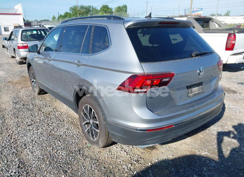 Photo 3 of 2021 Volkswagen Tiguan 2.0T SE/2.0T SE R-LINE BLACK/2.0T SEL (VIN 3VV2B7AX9MM073427)