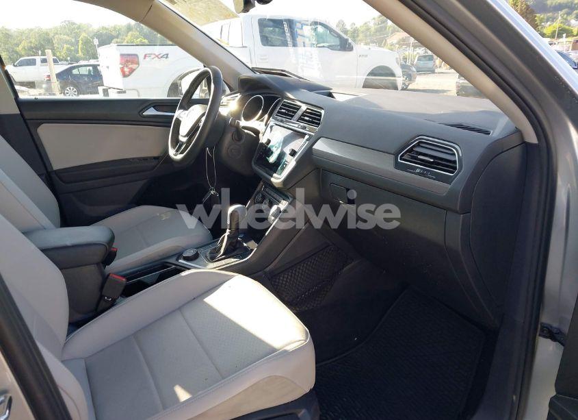 Photo 5 of 2021 Volkswagen Tiguan 2.0T SE/2.0T SE R-LINE BLACK/2.0T SEL (VIN 3VV2B7AX9MM073427)