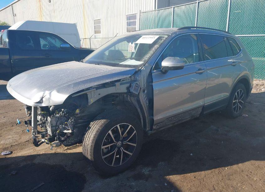 Photo 2 of 2021 Volkswagen Tiguan 2.0T SE/2.0T SE R-LINE BLACK/2.0T SEL (VIN 3VV2B7AX9MM079616)
