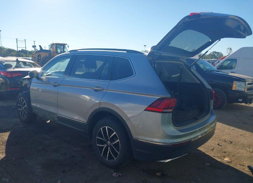 Photo 3 of 2021 Volkswagen Tiguan 2.0T SE/2.0T SE R-LINE BLACK/2.0T SEL (VIN 3VV2B7AX9MM079616)