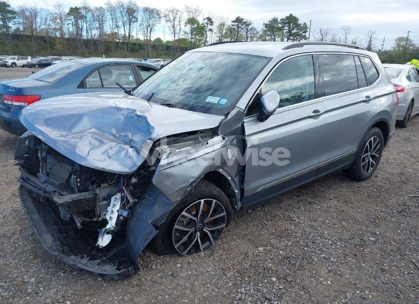 Photo 2 of 2021 Volkswagen Tiguan 2.0T SE/2.0T SE R-LINE BLACK/2.0T SEL (VIN 3VV2B7AX9MM135540)