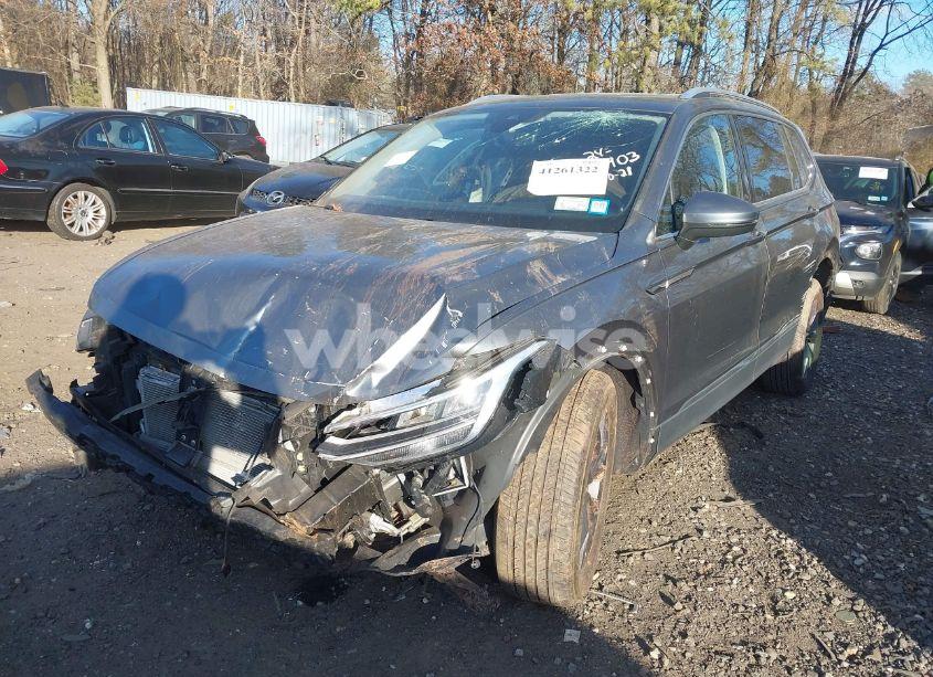 Photo 2 of 2022 Volkswagen Tiguan 2.0T SE (VIN 3VV2B7AX9NM015822)