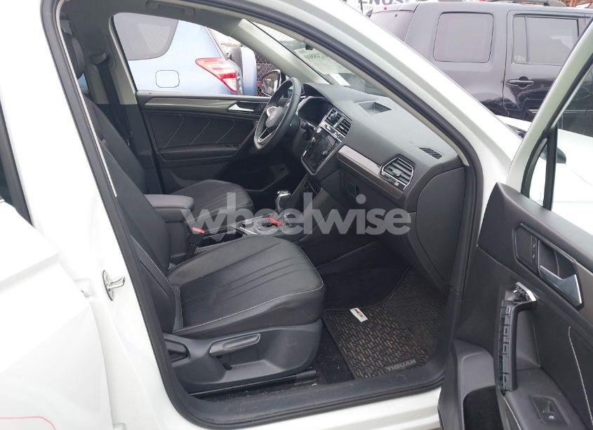 Photo 5 of 2022 Volkswagen Tiguan 2.0T SE (VIN 3VV2B7AX9NM029204)