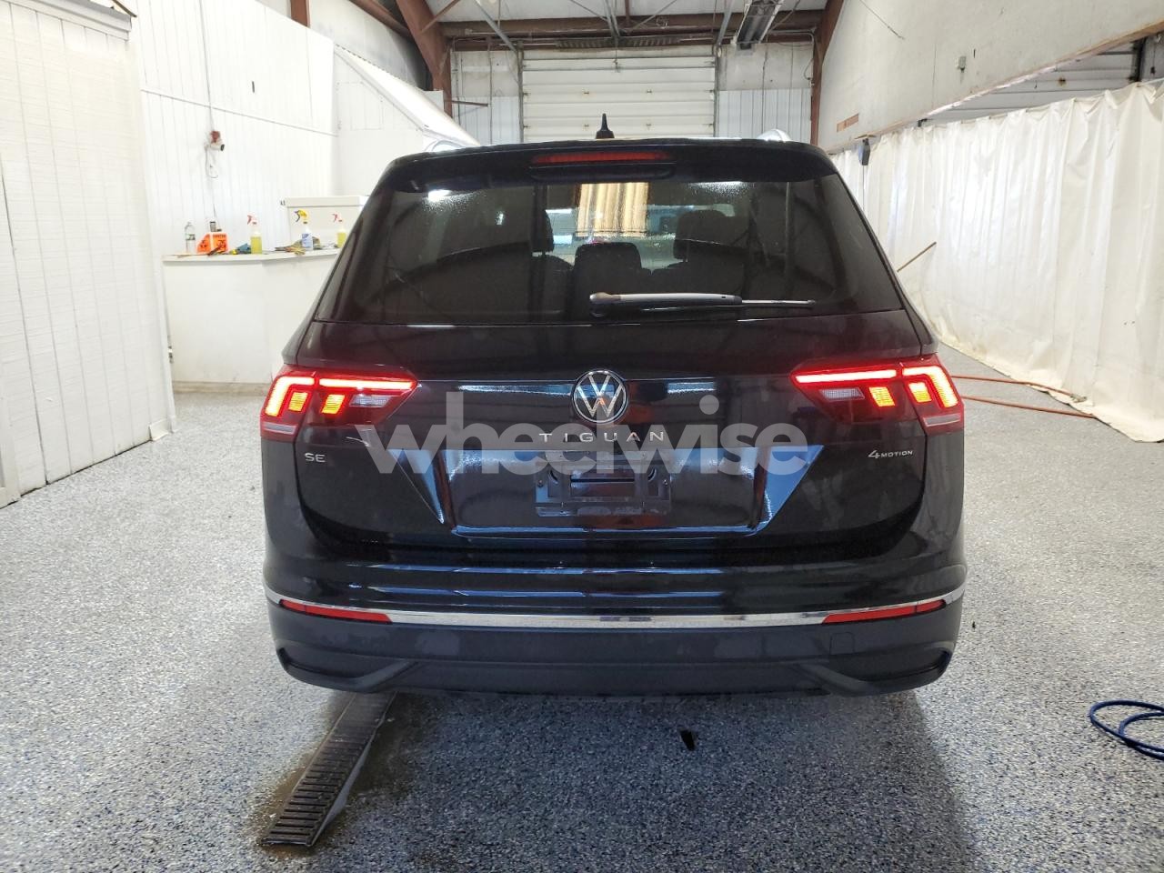 Photo 6 of 2024 VOLKSWAGEN TIGUAN SE (VIN 3VV2B7AX9RM135416)