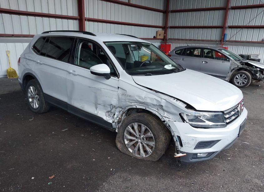 2018 Volkswagen Tiguan 2.0T SE/2.0T SEL (VIN 3VV2B7AXXJM038973) main photo