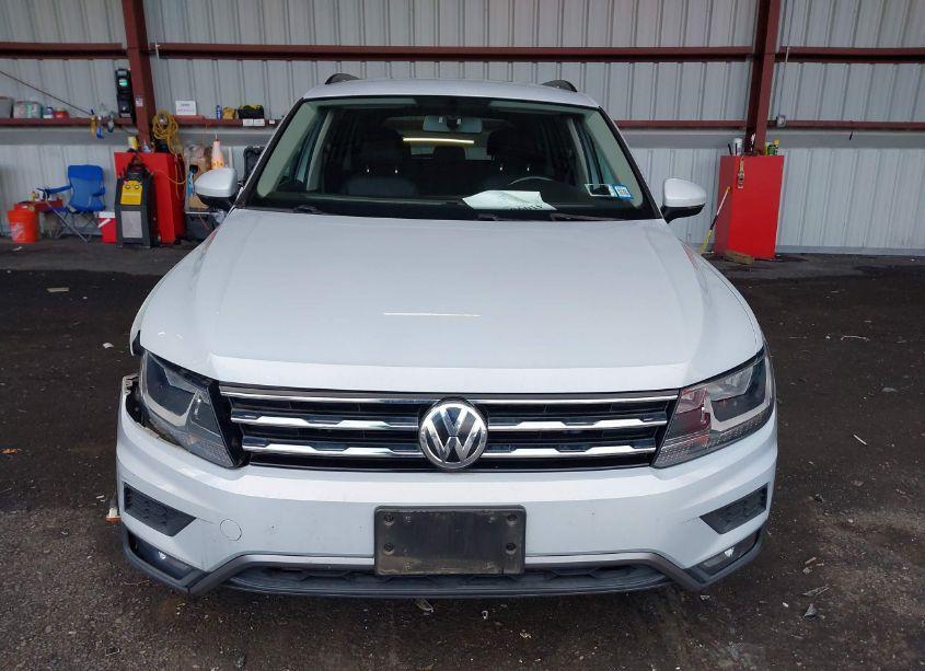 Photo 12 of 2018 Volkswagen Tiguan 2.0T SE/2.0T SEL (VIN 3VV2B7AXXJM038973)