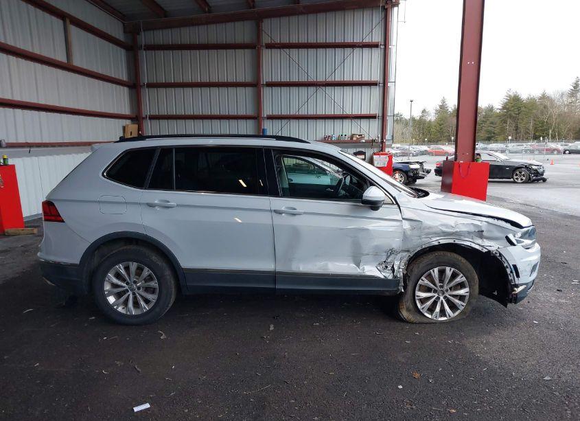 Photo 13 of 2018 Volkswagen Tiguan 2.0T SE/2.0T SEL (VIN 3VV2B7AXXJM038973)