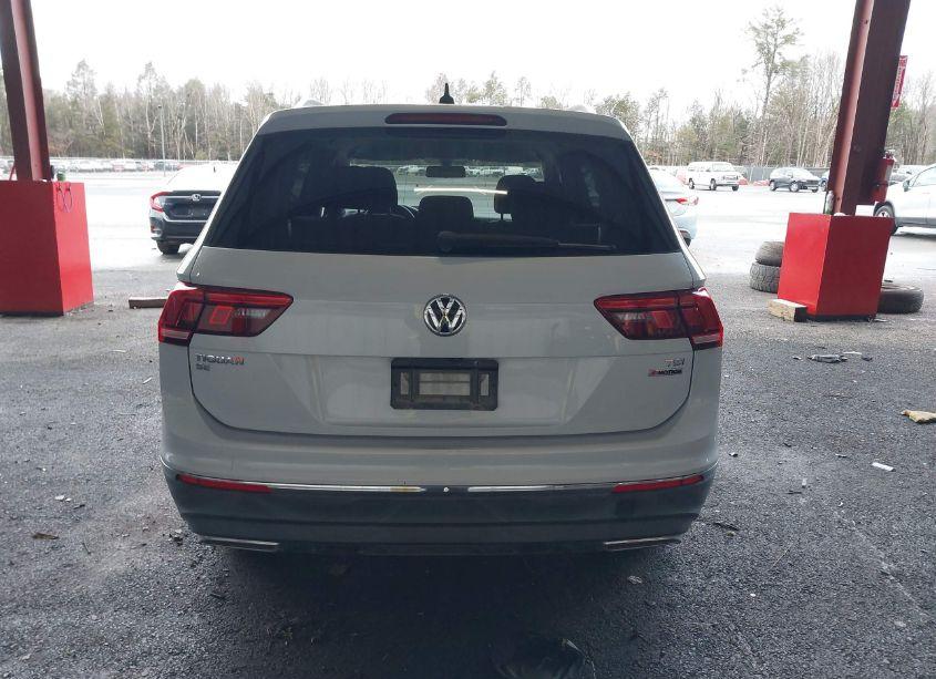 Photo 16 of 2018 Volkswagen Tiguan 2.0T SE/2.0T SEL (VIN 3VV2B7AXXJM038973)
