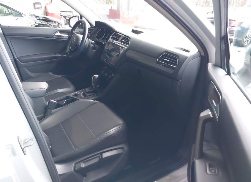 Photo 5 of 2018 Volkswagen Tiguan 2.0T SE/2.0T SEL (VIN 3VV2B7AXXJM038973)
