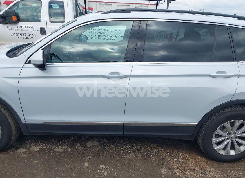 Photo 14 of 2018 Volkswagen Tiguan (VIN 3VV2B7AXXJM130732)