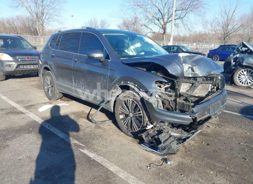 2018 Volkswagen Tiguan 2.0T SE/2.0T SEL (VIN 3VV2B7AXXJM131170) main photo