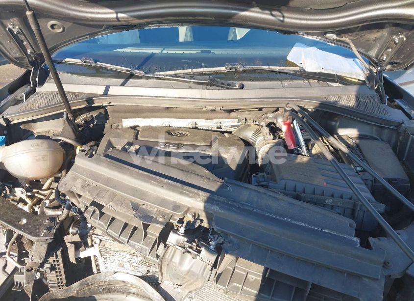 Photo 10 of 2018 Volkswagen Tiguan 2.0T SE/2.0T SEL (VIN 3VV2B7AXXJM131170)