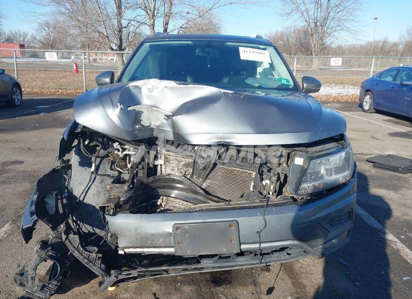 Photo 12 of 2018 Volkswagen Tiguan 2.0T SE/2.0T SEL (VIN 3VV2B7AXXJM131170)