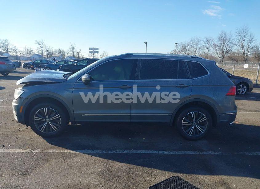 Photo 14 of 2018 Volkswagen Tiguan 2.0T SE/2.0T SEL (VIN 3VV2B7AXXJM131170)