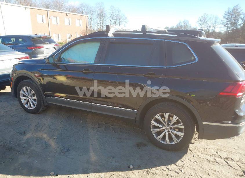 Photo 14 of 2018 Volkswagen Tiguan 2.0T SE/SEL (VIN 3VV2B7AXXJM157347)