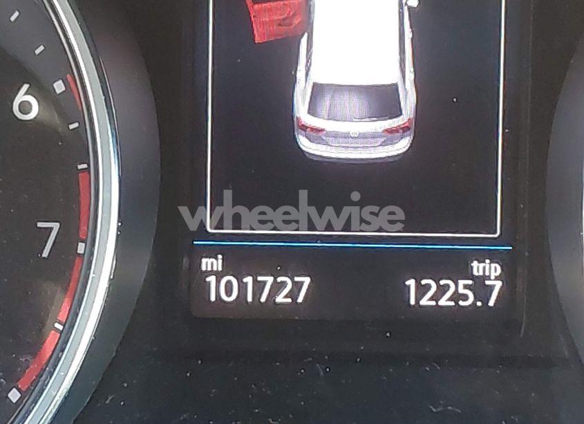 Photo 15 of 2018 Volkswagen Tiguan 2.0T SE/SEL (VIN 3VV2B7AXXJM157347)