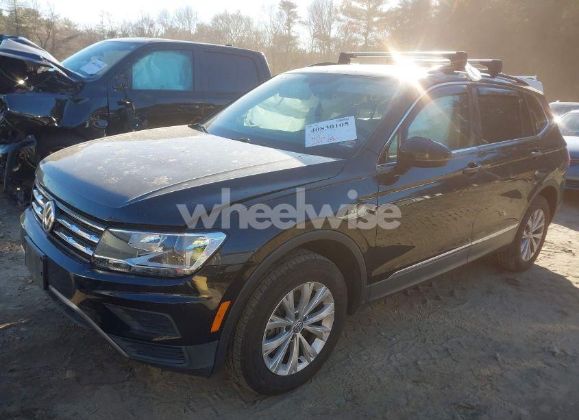 Photo 2 of 2018 Volkswagen Tiguan 2.0T SE/SEL (VIN 3VV2B7AXXJM157347)