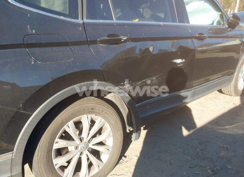 Photo 6 of 2018 Volkswagen Tiguan 2.0T SE/SEL (VIN 3VV2B7AXXJM157347)