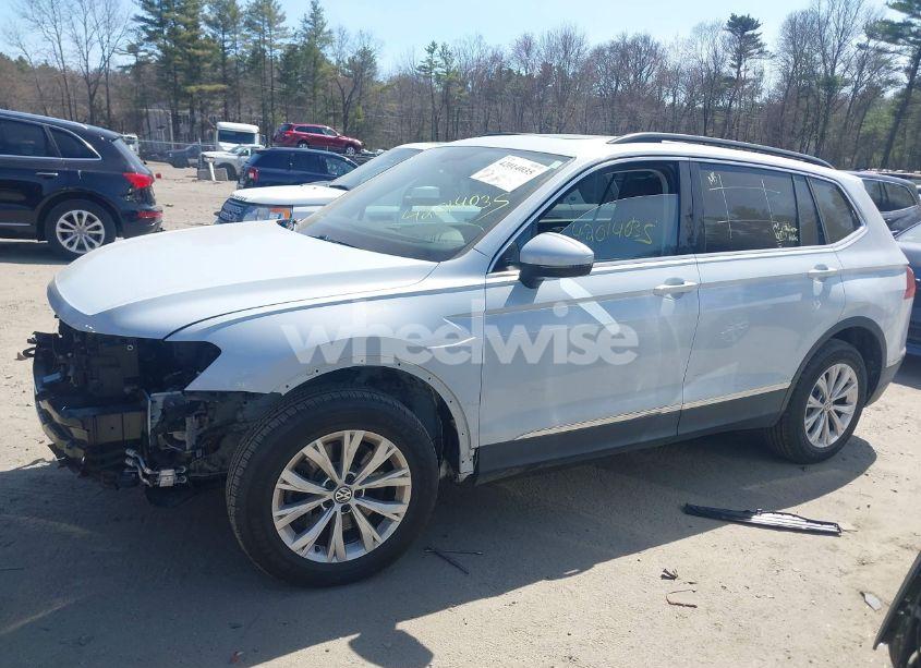 Photo 14 of 2018 Volkswagen Tiguan 2.0T SE/2.0T SEL (VIN 3VV2B7AXXJM168509)