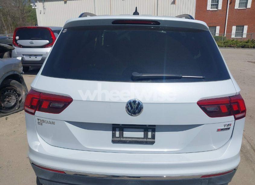 Photo 16 of 2018 Volkswagen Tiguan 2.0T SE/2.0T SEL (VIN 3VV2B7AXXJM168509)