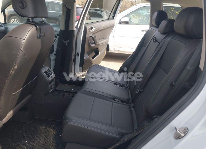 Photo 8 of 2018 Volkswagen Tiguan 2.0T SE/2.0T SEL (VIN 3VV2B7AXXJM168509)