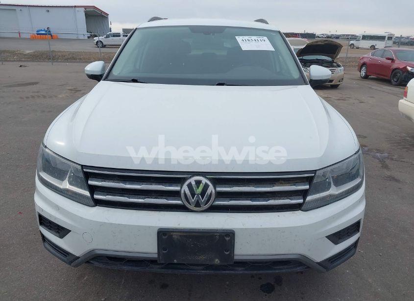Photo 12 of 2018 Volkswagen Tiguan 2.0T SE/2.0T SEL (VIN 3VV2B7AXXJM179008)