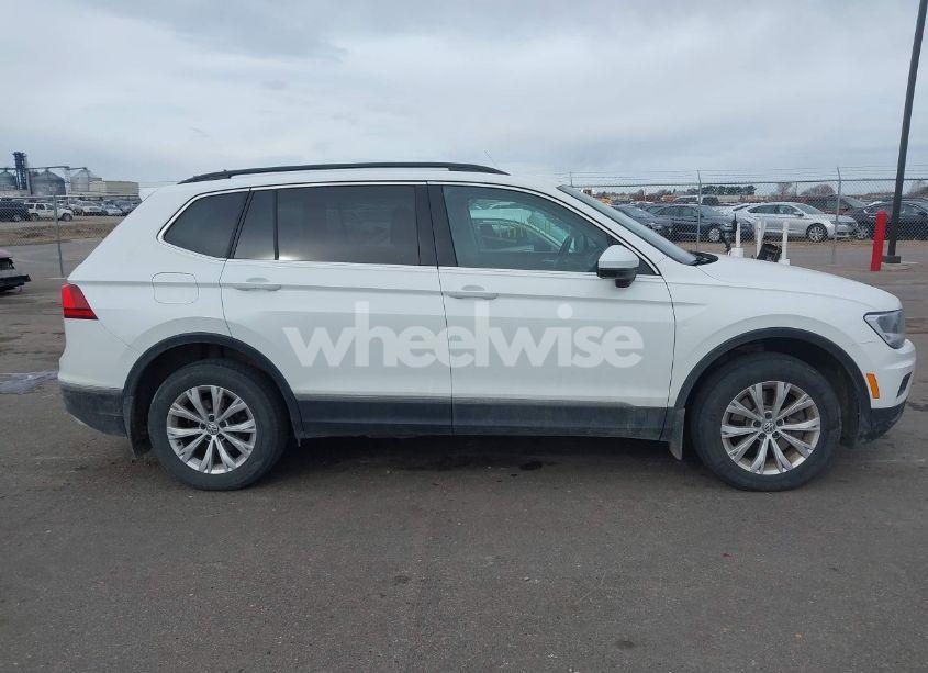 Photo 13 of 2018 Volkswagen Tiguan 2.0T SE/2.0T SEL (VIN 3VV2B7AXXJM179008)