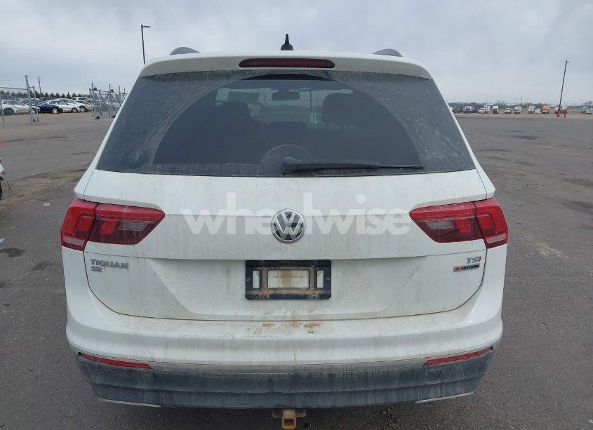Photo 16 of 2018 Volkswagen Tiguan 2.0T SE/2.0T SEL (VIN 3VV2B7AXXJM179008)