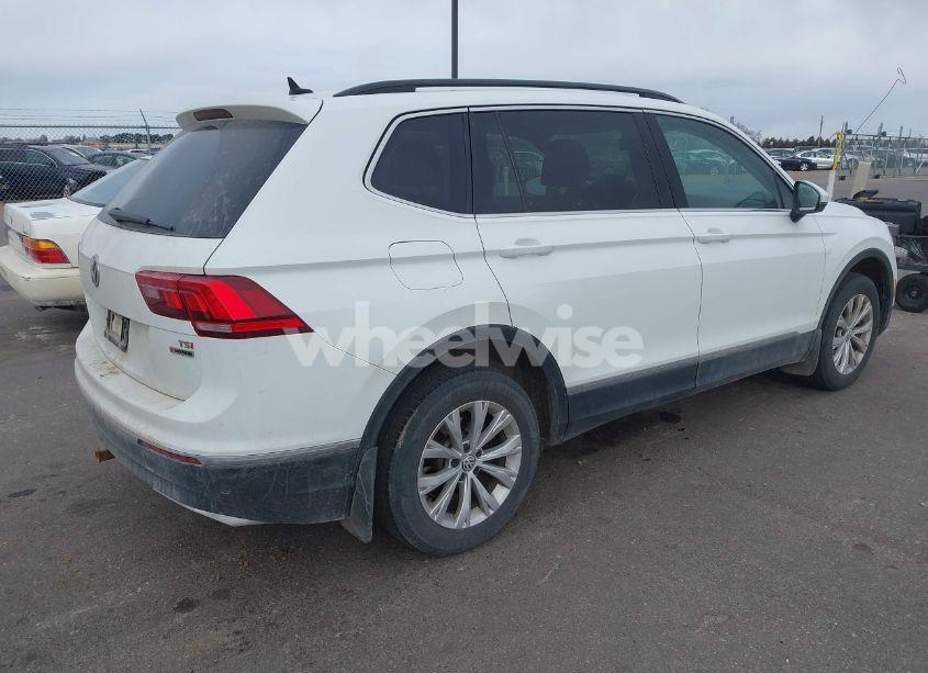 Photo 4 of 2018 Volkswagen Tiguan 2.0T SE/2.0T SEL (VIN 3VV2B7AXXJM179008)
