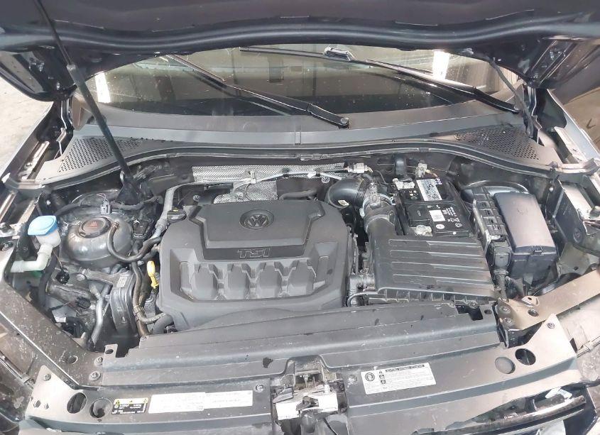 Photo 10 of 2019 Volkswagen Tiguan 2.0T SE/2.0T SEL/2.0T SEL R-LINE/2.0T SEL R-LINE BLACK (VIN 3VV2B7AXXKM050509)