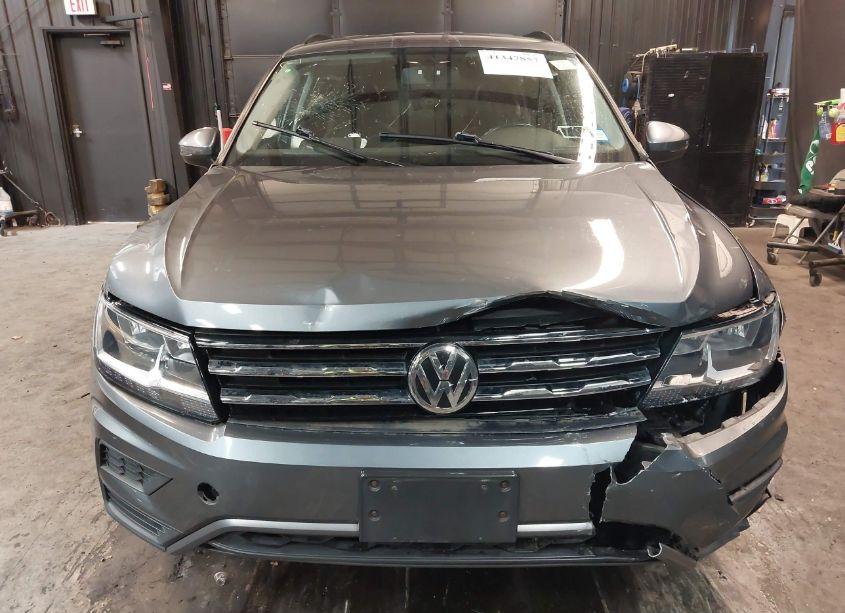 Photo 12 of 2019 Volkswagen Tiguan 2.0T SE/2.0T SEL/2.0T SEL R-LINE/2.0T SEL R-LINE BLACK (VIN 3VV2B7AXXKM050509)