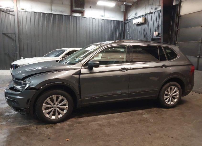 Photo 14 of 2019 Volkswagen Tiguan 2.0T SE/2.0T SEL/2.0T SEL R-LINE/2.0T SEL R-LINE BLACK (VIN 3VV2B7AXXKM050509)