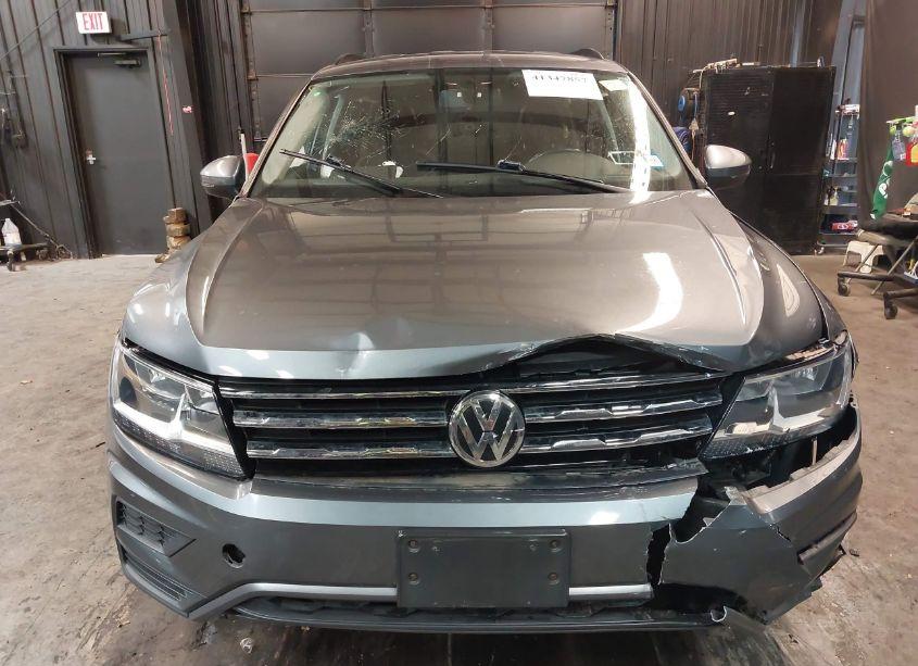 Photo 6 of 2019 Volkswagen Tiguan 2.0T SE/2.0T SEL/2.0T SEL R-LINE/2.0T SEL R-LINE BLACK (VIN 3VV2B7AXXKM050509)