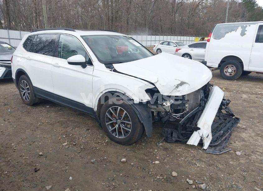 2019 Volkswagen Tiguan 2.0T SE/2.0T SEL/2.0T SEL R-LINE/2.0T SEL R-LINE BLACK (VIN 3VV2B7AXXKM055399) main photo