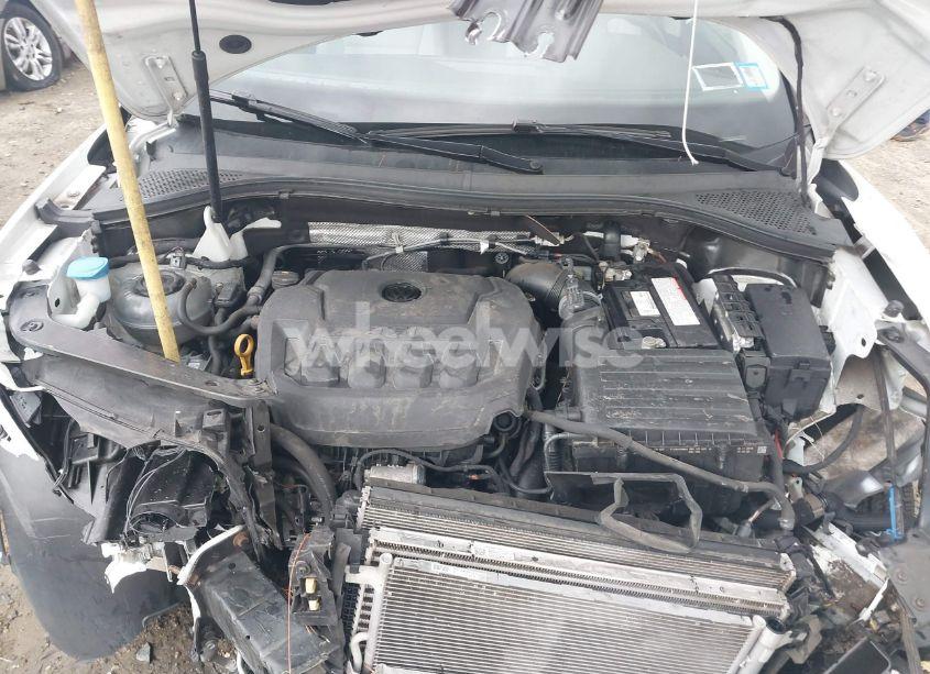 Photo 10 of 2019 Volkswagen Tiguan 2.0T SE/2.0T SEL/2.0T SEL R-LINE/2.0T SEL R-LINE BLACK (VIN 3VV2B7AXXKM055399)