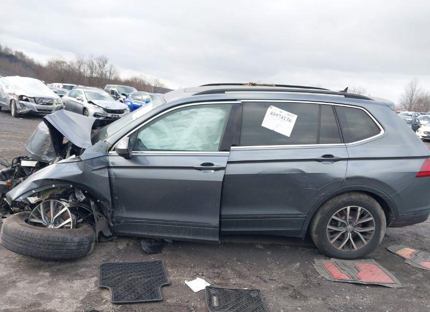 Photo 14 of 2019 Volkswagen Tiguan 2.0T SE/2.0T SEL/2.0T SEL R-LINE/2.0T SEL R-LINE BLACK (VIN 3VV2B7AXXKM069075)